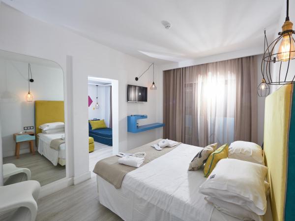 Blue Bottle Boutique Hotel : photo 1 de la chambre chambre familiale avec balcon