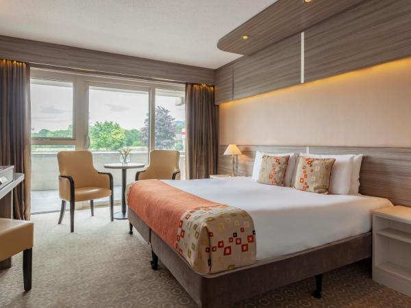 The Gleneagle Hotel & Apartments : photo 10 de la chambre chambre double avec balcon