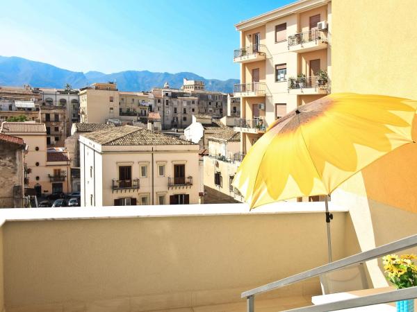 centruMaqueda : photo 7 de la chambre chambre double avec terrasse