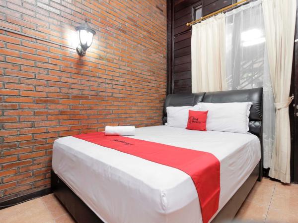 RedDoorz @ Cilandak Timur : photo 4 de la chambre chambre double reddoorz
