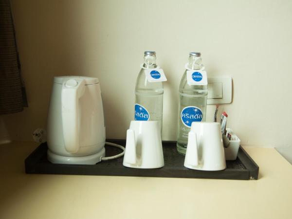 The Seasons Bangkok Huamark - SHA : photo 6 de la chambre chambre lits jumeaux standard