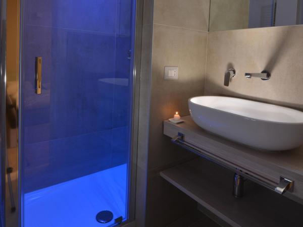 Graffiti : photo 10 de la chambre grande chambre double 