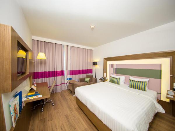 Novotel Chennai Sipcot : photo 6 de la chambre chambre lit king-size supérieure