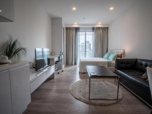 Perfect Location@ Heart of KL City Centre next to Metro MRT : photo 1 de la chambre studio avec balcon