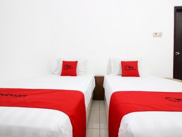 RedDoorz near Adisucipto Airport 3 : photo 5 de la chambre chambre lits jumeaux deluxe