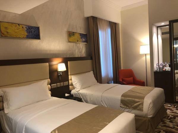Al Murooj Grand Hotel : photo 4 de la chambre chambre lits jumeaux premium
