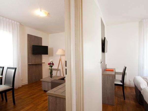 Séjours & Affaires Reims Clairmarais : photo 9 de la chambre appartement 2 pièces 2-4 personnes