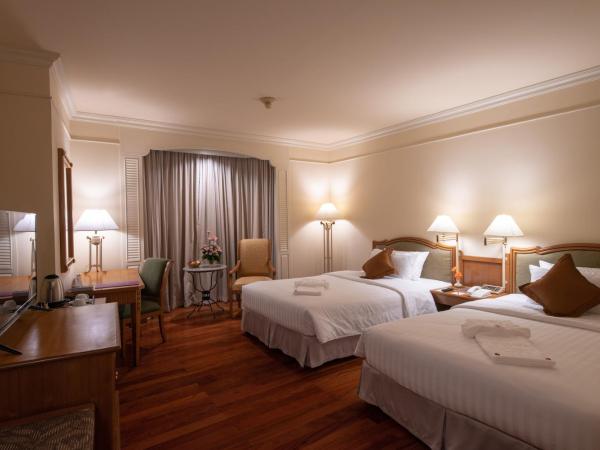 Montien Riverside Hotel Bangkok : photo 6 de la chambre chambre double ou lits jumeaux club