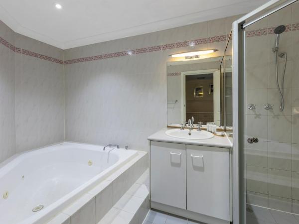 Adelaide Granada Motor Inn : photo 3 de la chambre chambre familiale exécutive