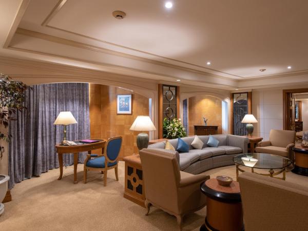 Montien Riverside Hotel Bangkok : photo 5 de la chambre suite lit king-size