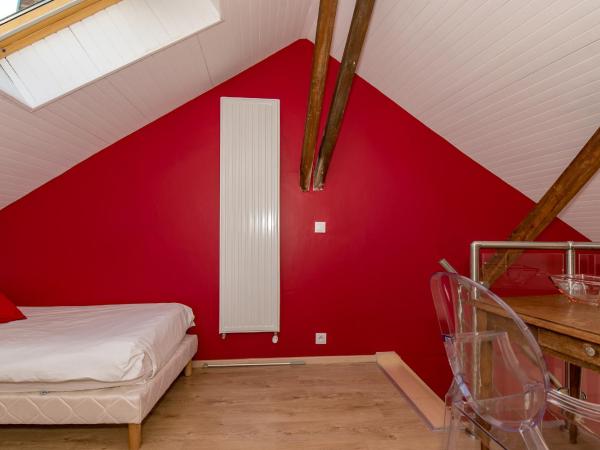 Chambre d'Hôtes Les Clés des Places : photo 7 de la chambre chambre familiale avec salle de bains privative