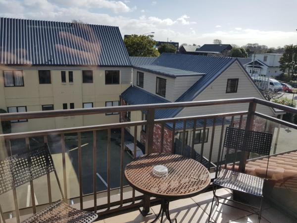 Delago Motel/Apartments : photo 9 de la chambre appartement 2 pièces avec balcon et baignoire spa