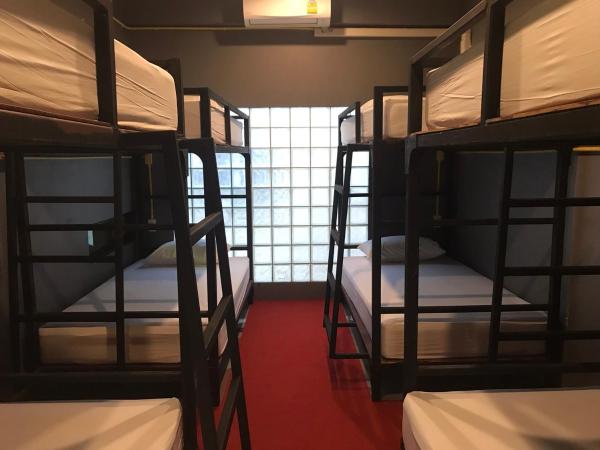 248 STREET HOSTEL : photo 8 de la chambre lit dans dortoir mixte de 8 lits