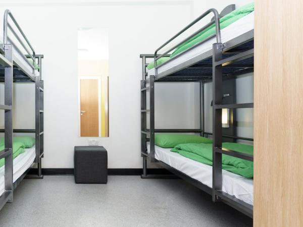 YHA London Central : photo 1 de la chambre lits superposs dans dortoir masculin 