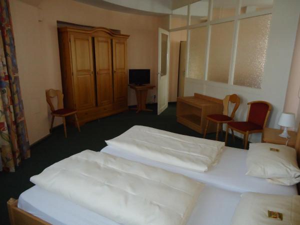 Hotel und Rasthof AVUS : photo 1 de la chambre appartement (3-4 adultes)