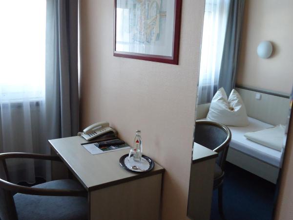 Hotel und Rasthof AVUS : photo 3 de la chambre chambre simple