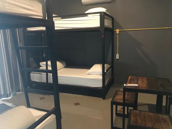 248 STREET HOSTEL : photo 1 de la chambre lit dans dortoir mixte de 4 lits
