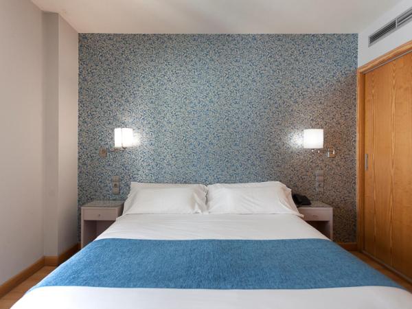 Hotel AACR Museo : photo 2 de la chambre chambre double ou lits jumeaux avec balcon