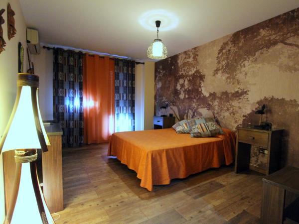 Hostal Mont Royal : photo 7 de la chambre suite et thèmes