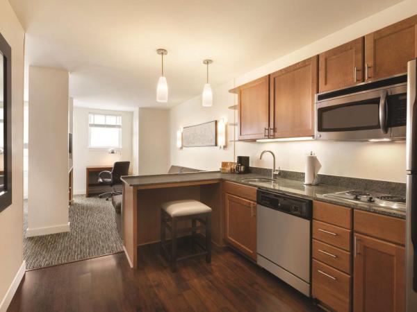 Hyatt House Denver Airport : photo 3 de la chambre suite studio avec vue sur la montagne