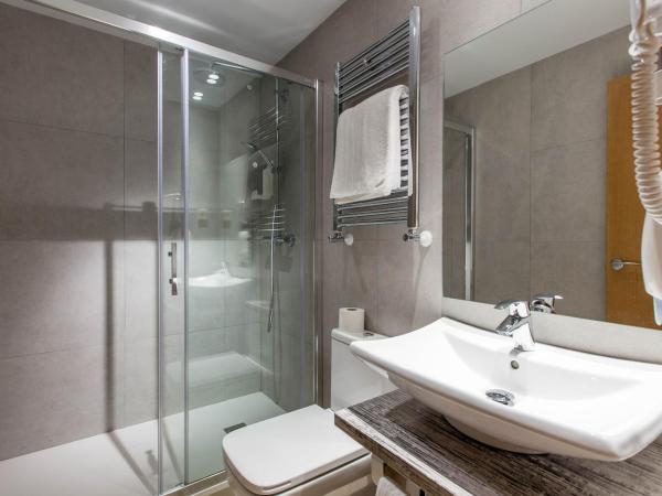 Hostal Cervelo : photo 2 de la chambre chambre quadruple