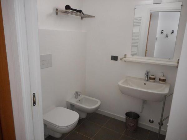 Borgo Antico Rooms Self Check-in : photo 4 de la chambre chambre double avec salle de bains privative