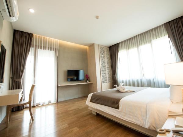 Chu Hotel : photo 1 de la chambre suite familiale avec balcon