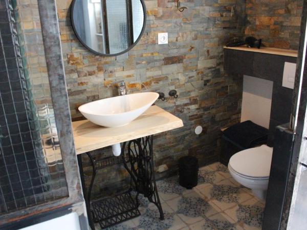 Ma Maison : photo 3 de la chambre chambre double deluxe avec douche