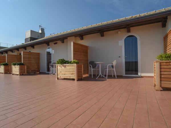 Hotel Villa Augustea : photo 6 de la chambre chambre double avec terrasse