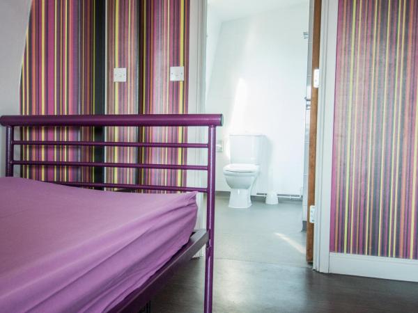 Safestay London Kensington Holland Park : photo 4 de la chambre chambre double avec salle de bains privative 