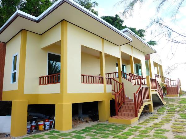 Chokdee Resort : photo 10 de la chambre chambre quadruple - vue sur mer