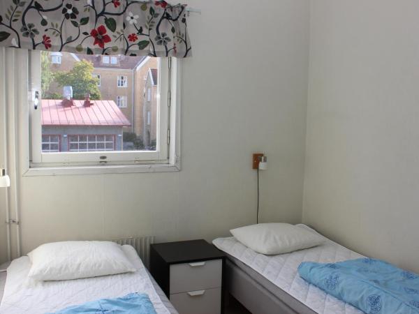 STF Östersund Ledkrysset : photo 3 de la chambre chambre double avec salle de bains commune