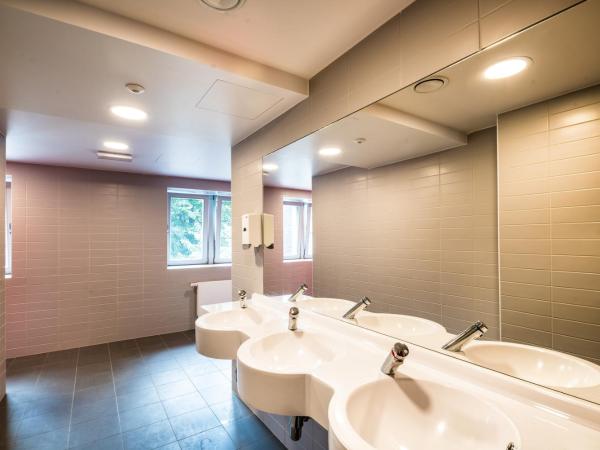 Liège Youth Hostel : photo 1 de la chambre chambre quadruple