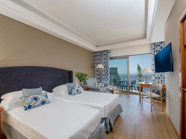 Hotel Royal Continental : photo 2 de la chambre chambre triple supérieure - vue sur mer