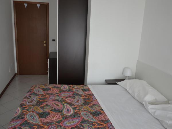 Bed & Breakfast Cesarina : photo 1 de la chambre chambre double avec toilettes communes