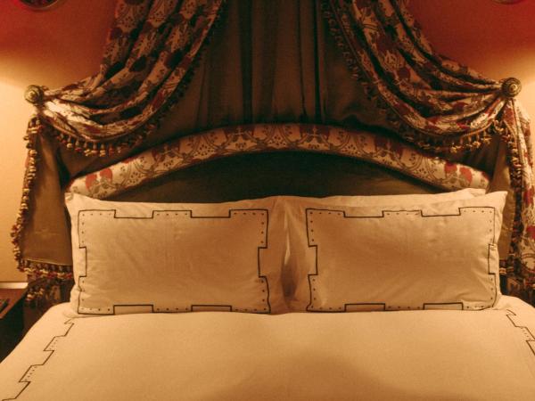 L'Escape Hotel : photo 6 de la chambre chambre lit king-size classique de luxe