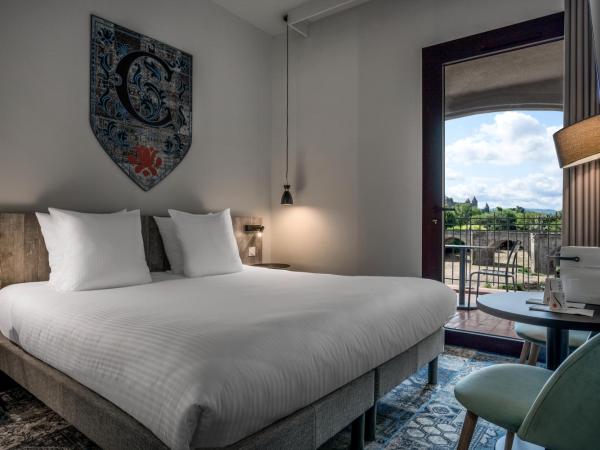 SOWELL HOTELS Les Chevaliers : photo 1 de la chambre chambre double deluxe avec vue sur château