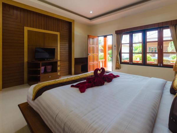 Sleep In Lanta Resort : photo 8 de la chambre bungalow deluxe - vue sur jardin
