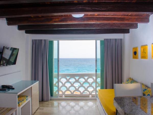 BSEA Cancun Plaza Hotel : photo 5 de la chambre suite de maître vue sur l'océan