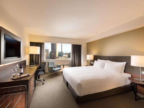 Stamford Plaza Adelaide : photo 2 de la chambre hébergement lit king-size de luxe - ville