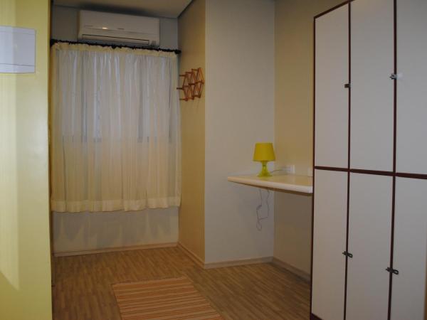 Brazilodge All Suites Hostel : photo 7 de la chambre lit simple dans dortoir pour femmes de 8 lits avec salle de bains privative