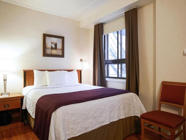 Hotel St-Denis : photo 5 de la chambre chambre lit king-size