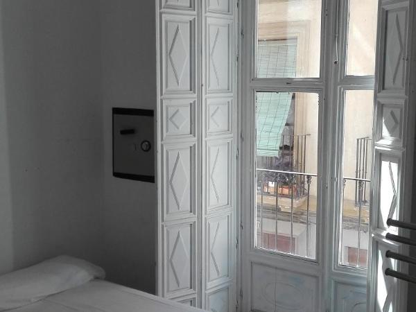 Pensión Duquesa Bed & Breakfast : photo 4 de la chambre chambre double avec salle de bains commune