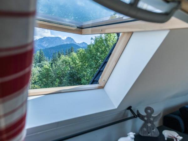 Rezydencja Sobiczkowa Apartamenty : photo 9 de la chambre appartement avec vue sur la montagne