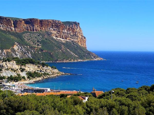 petite maison dans le parc national des calanques : photo 7 de la chambre maison 1 chambre