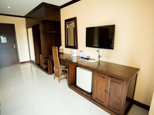 The LD Pattaya Hotel : photo 2 de la chambre chambre double ou lits jumeaux standard avec balcon