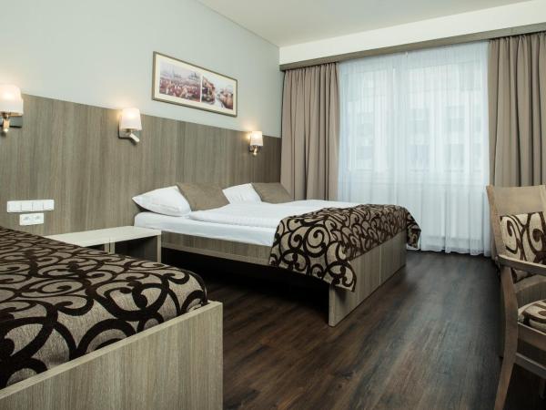 Wellness Hotel Step - Czech Leading Hotels : photo 1 de la chambre chambre familiale avec accès à water world