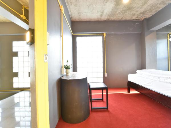 248 STREET HOSTEL : photo 6 de la chambre chambre double ou lits jumeaux - vue sur montagnes