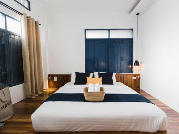 Spinomad hostel : photo 10 de la chambre chambre double deluxe avec balcon