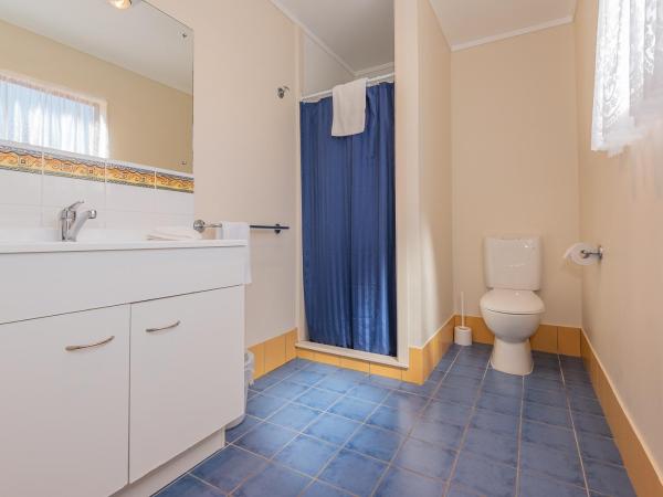 Blue Lake TOP 10 Holiday Park : photo 6 de la chambre lake view cabin with kitchen